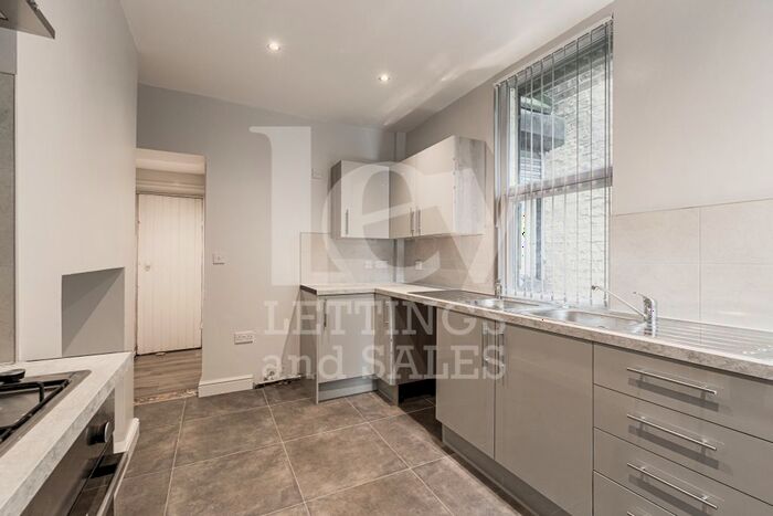 6 Bedroom Terraced House To Rent In Westminster Road, Liverpool, L4