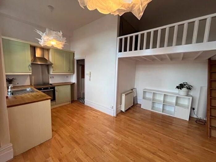 1 Bedroom Flat To Rent In Highcroft Villas, Brighton, BN1
