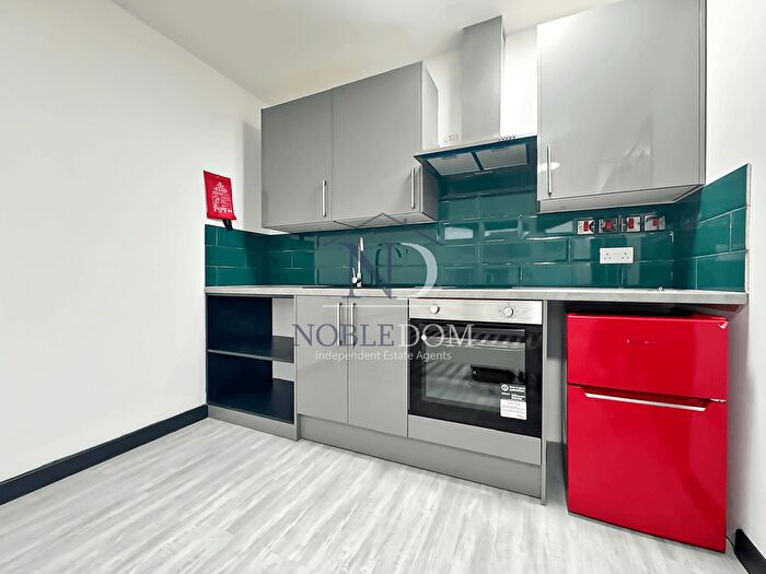 1 Bedroom Studio To Rent In Cromwell Road, TW3