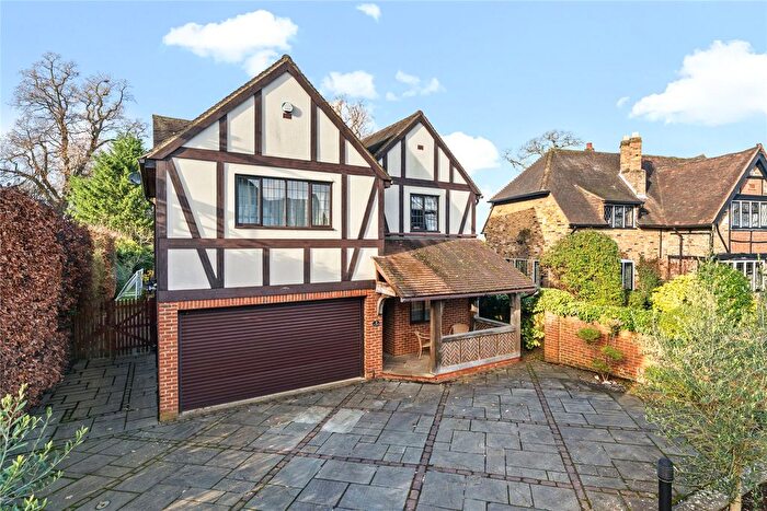 5 Bedroom Detached House To Rent In Vincent Close, Esher, Surrey, KT10