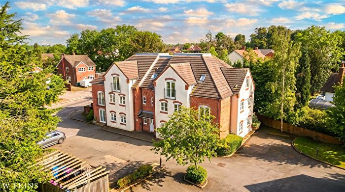 2 Bedroom Flat For Sale In Quarry Hill, Wilnecote, Tamworth, Staffordshire, B77
