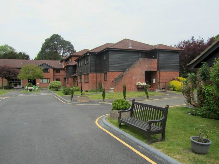 2 Bedroom Flat To Rent In Heathside Court, Tadworth Street, Tadworth, Surrey., KT20