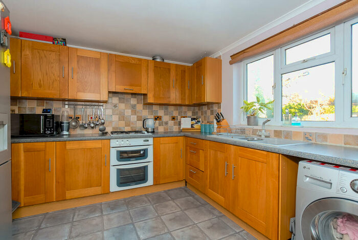 3 Bedroom End Of Terrace House To Rent In Wood Close, SL4