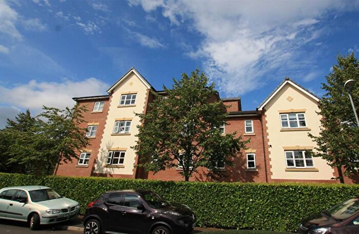2 Bedroom Flat For Sale In Lawnhurst Avenue, Wythenshawe, Manchester, M23