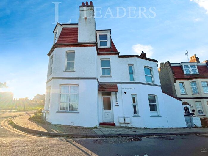 3 Bedroom Flat To Rent In New Pier Street, CO14