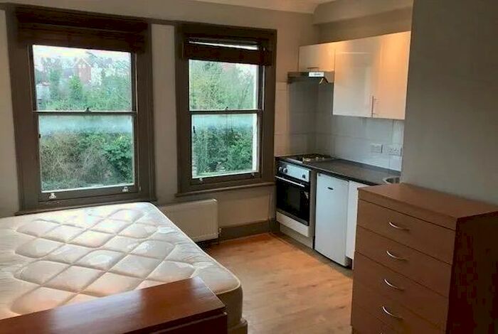 Studio To Rent In Fordwych Road, Kilburn, NW2