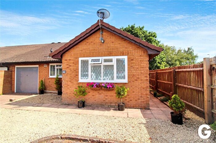 2 Bedroom Bungalow For Sale In Kestrel Court, Ringwood, Hampshire, BH24