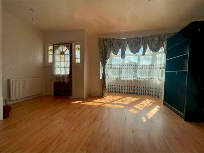3 Bedroom Terraced House To Rent In Great Cambridge Road, Enfield, EN1