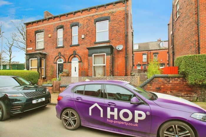 3 Bedroom Semi-Detached House To Rent In Whingate Grove, Armley, Leeds, LS12