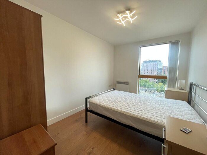 2 Bedroom Apartment To Rent In Vallea Court, Redbank, M4