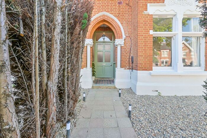 Studio To Rent In Mount Park Crescent, Ealing, London, W5