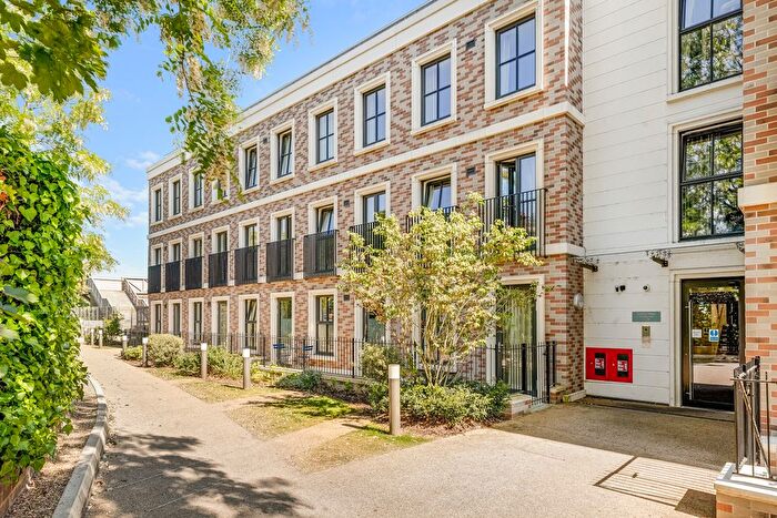 2 Bedroom Flat To Rent In Twickenham Gateway, Bradshaw Close, London, Twickenham, TW1