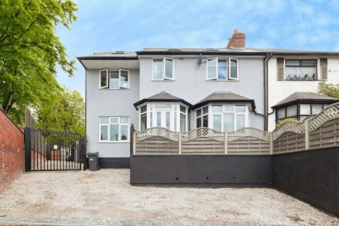 6 Bedroom Semi Detached House For Sale In Warwick Road, Acocks Green, Birmingham, West Midlands, B27