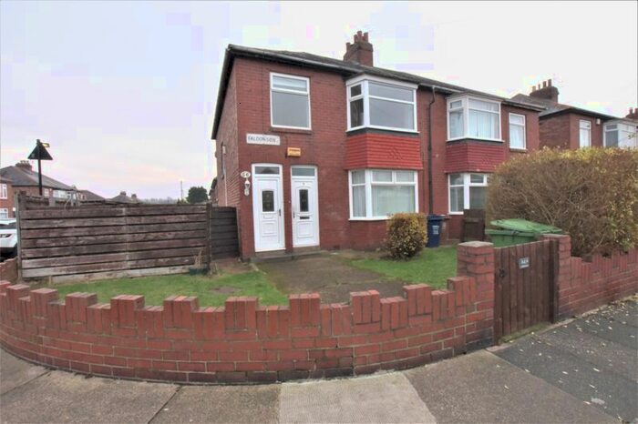3 Bedroom Flat To Rent In Faldonside, Newcastle Upon Tyne NE6