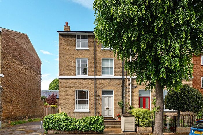 6 Bedroom Semi-Detached House For Sale In Eton Grove, London, SE13