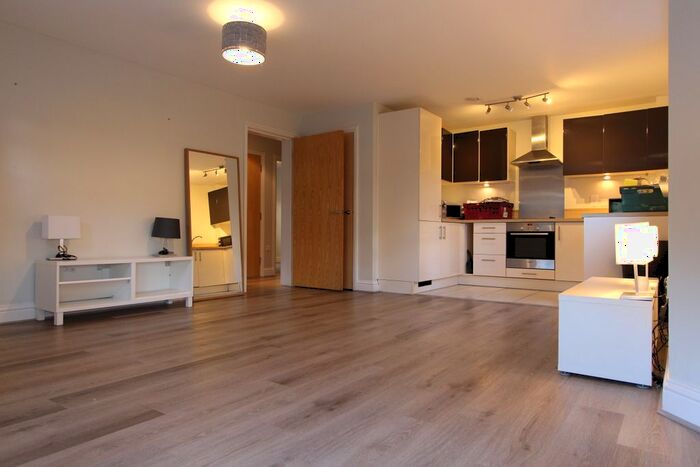 2 Bedroom Flat To Rent In Egham Hill, Egham, TW20