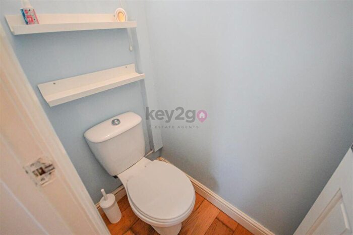 2 Bedroom Semi-Detached House For Sale In Stradbroke Drive, Sheffield, S13