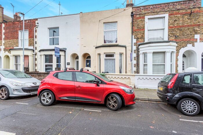 1 Bedroom Property To Rent In Britannia Road, Southsea, PO5