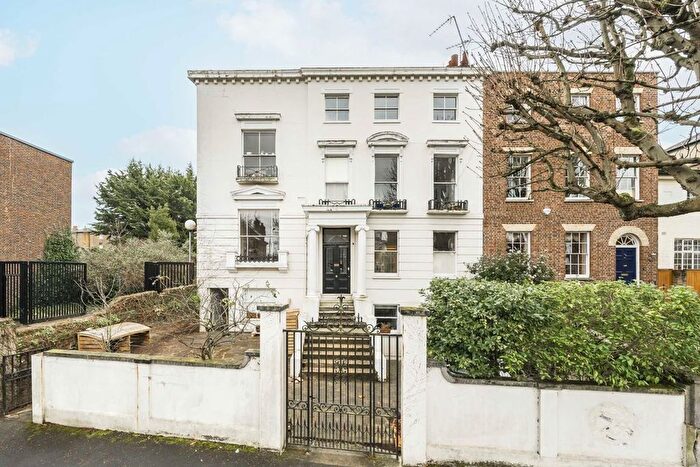 2 Bedroom Flat To Rent In Spring Terrace, Richmond, TW9
