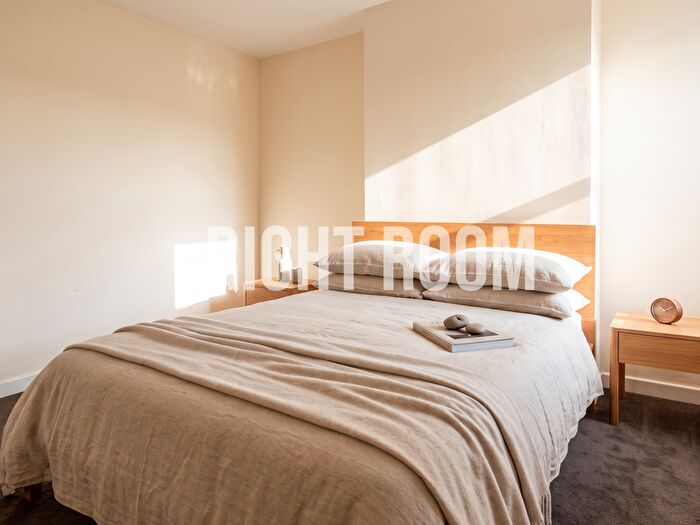 2 Bedroom Flat To Rent In Bed Flat, Shirley High Street, Southampton, SO15