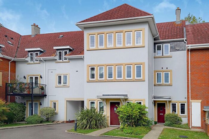 2 Bedroom Semi Detached House To Rent In Camborne Road, Sutton, SM2