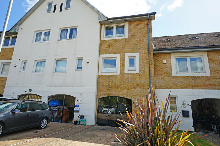 3 Bedroom Town House To Rent In Bryher Island, Port Solent, PO6