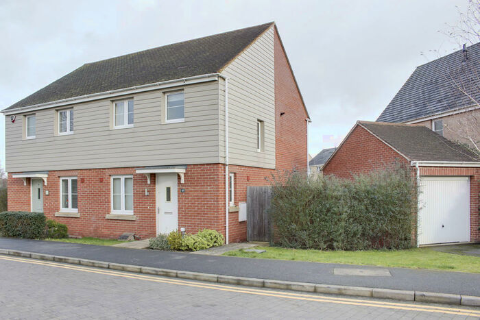 3 Bedroom Semi-Detached House To Rent In Belland Hill, PE19