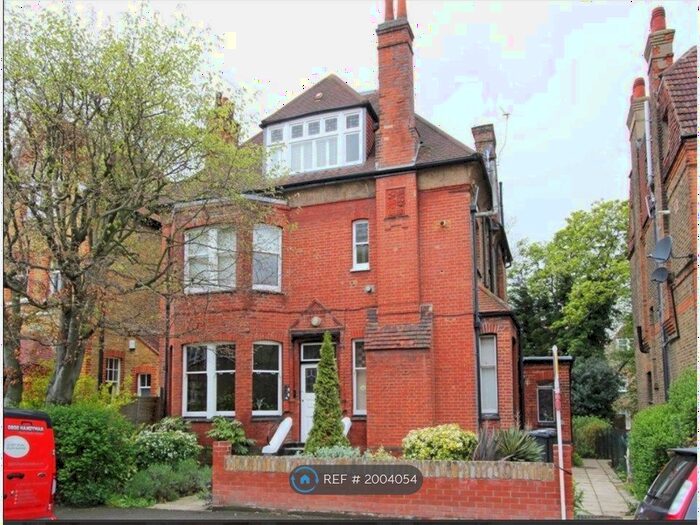 2 Bedroom Flat To Rent In Thirlmere Road, London, SW16
