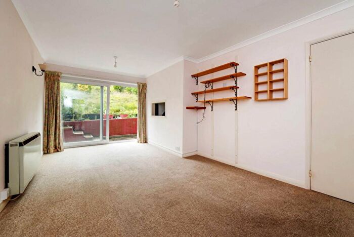 4 Bedroom Terraced House To Rent In Guildford Park Avenue, Guildford, GU2