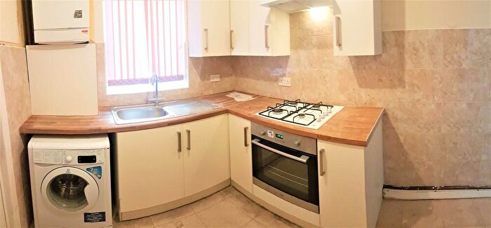 3 Bedroom Terraced House To Rent In Hibbert Street, Rusholme, M14