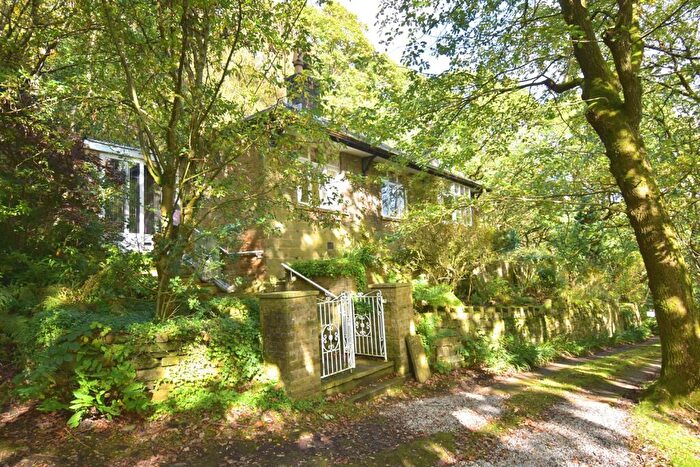 3 Bedroom Detached Bungalow For Sale In Kinder Road, Hayfield, High Peak, SK22