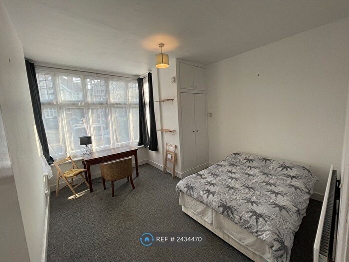 Studio To Rent In Streatham, London, SW16