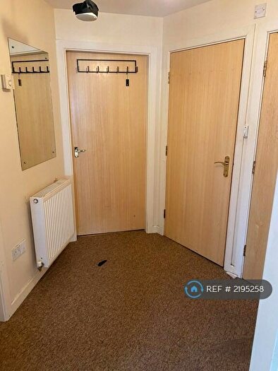 2 Bedroom Flat To Rent In Newbold Walk, Manchester, M15