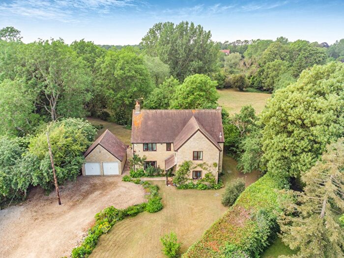 4 Bedroom Detached House For Sale In Mixbury Brackley, Northamptonshire, NN13