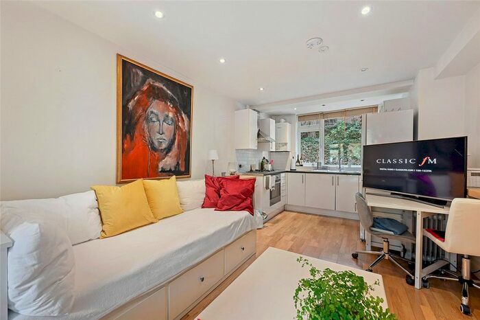 1 Bedroom Flat To Rent In Rockley Court, Rockley Road, Brook Green, London, W14