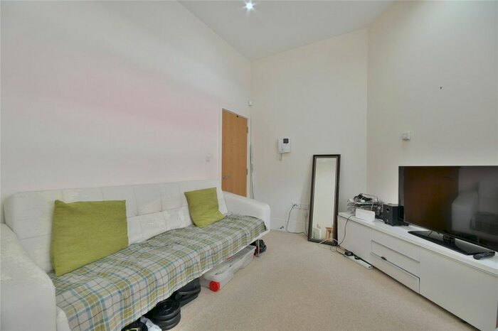 Studio To Rent In Broadhurst Gardens, South Hampstead, NW6