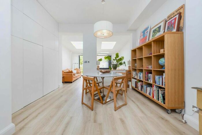 3 Bedroom Flat To Rent In Wrottesley Road, Wrottesley Road, NW10