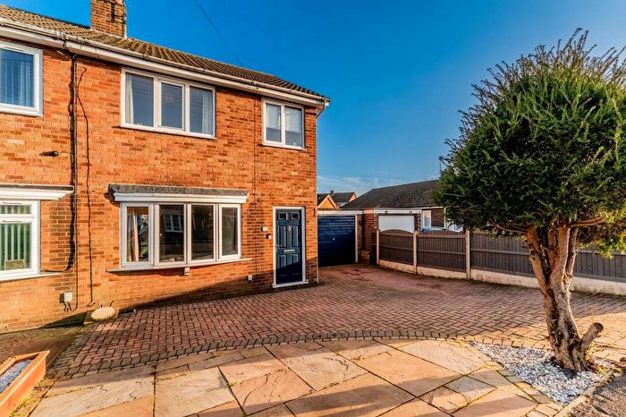 3 Bedroom Semi-Detached House For Sale In Croft Way, Camblesforth, YO8