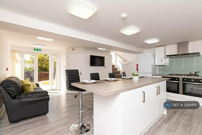 5 Bedroom Terraced House To Rent In Arden Close, Warwick, CV34