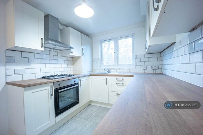2 Bedroom End Of Terrace House To Rent In Hampstead Close, London, SE28