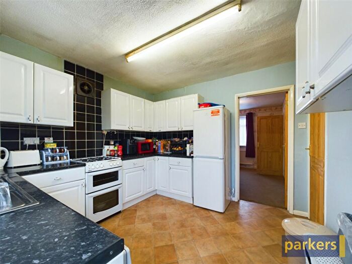 3 Bedroom Terraced House For Sale In Shinfield Road, Reading, Berkshire, RG2
