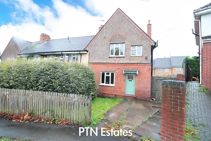 3 Bedroom House To Rent In Nith Place, Dudley, DY1