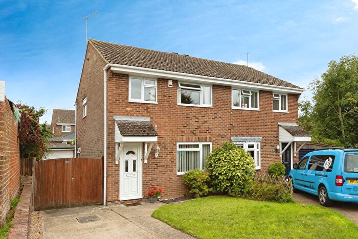 3 Bedroom Semi-detached House For Sale In Jarvis Drive, Ashford, TN24