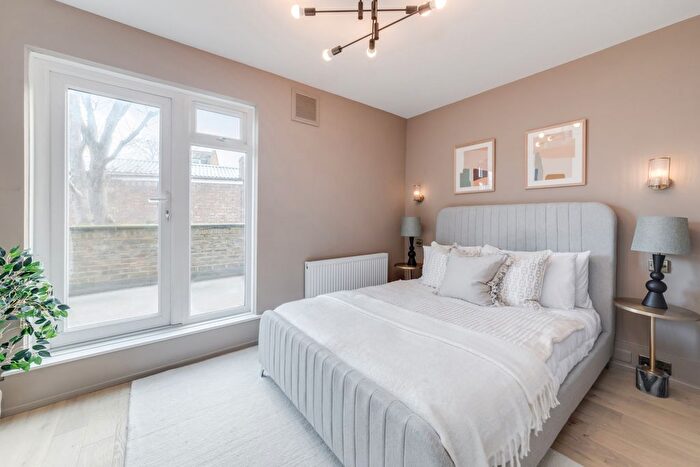 1 Bedroom Flat For Sale In Lonsdale Place, Barnsbury, N1