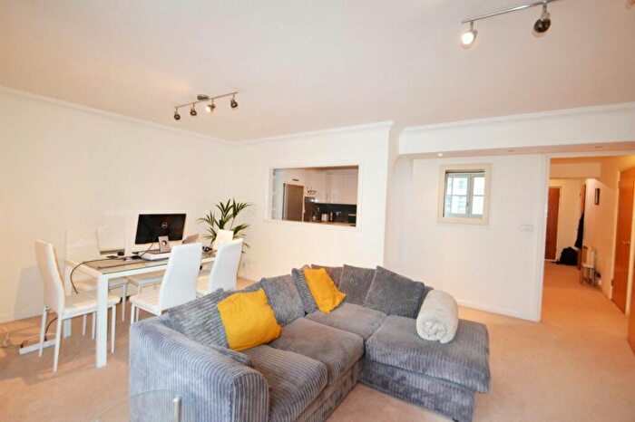 1 Bedroom Flat To Rent In Stunning One Bed With Gorgeous Canal Views, NW1