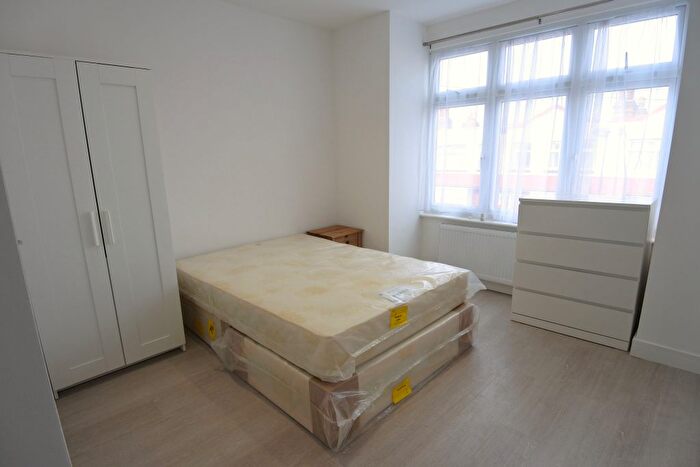 Studio To Rent In Yewfield Road, Willesden, NW10