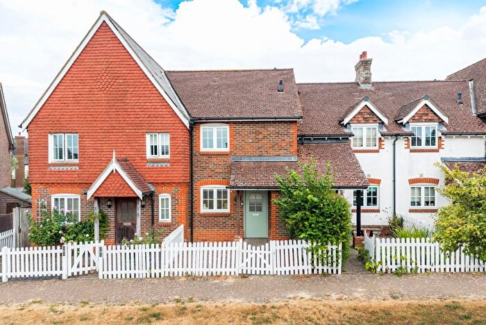 2 Bedroom Property For Sale In Fawn Rise, Henfield, BN5