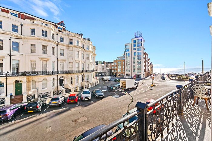 2 Bedroom Flat For Sale In St. Aubyns, Hove, East Sussex, BN3