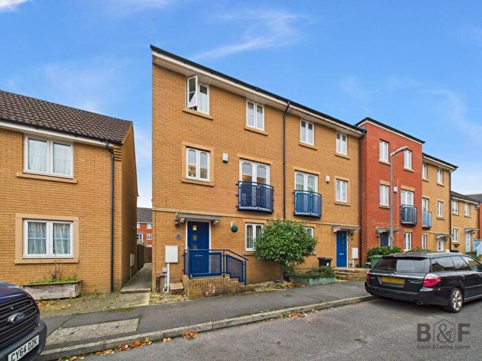 4 Bedroom Town House For Sale In Junction Way, Mangotsfield, Bristol, BS16