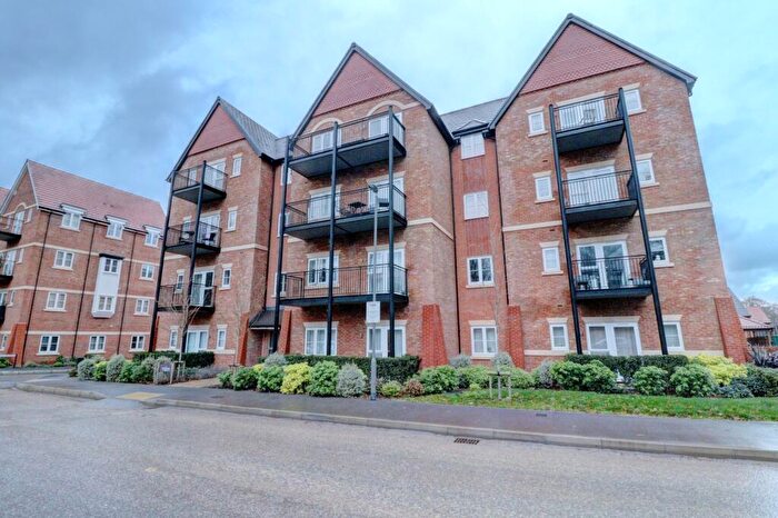 1 Bedroom Apartment To Rent In Aspen Road, High Wycombe, Buckinghamshire, HP10